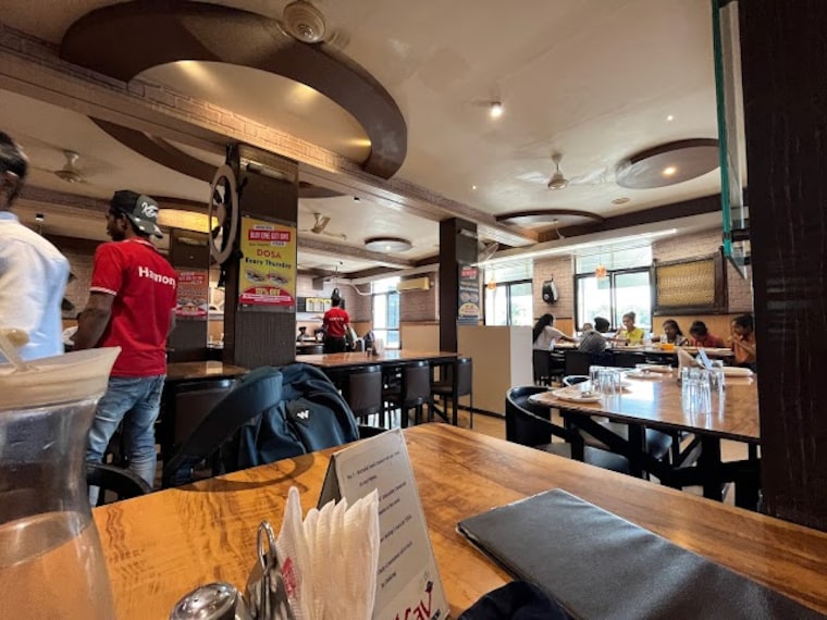 Junagadh_Ustav Restaurant_3